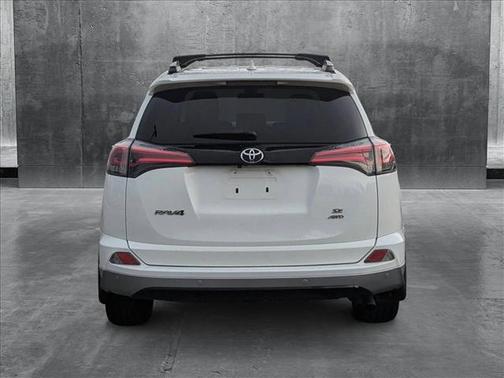 2017 Toyota RAV4 SE