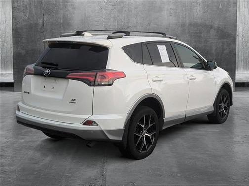 2017 Toyota RAV4 SE