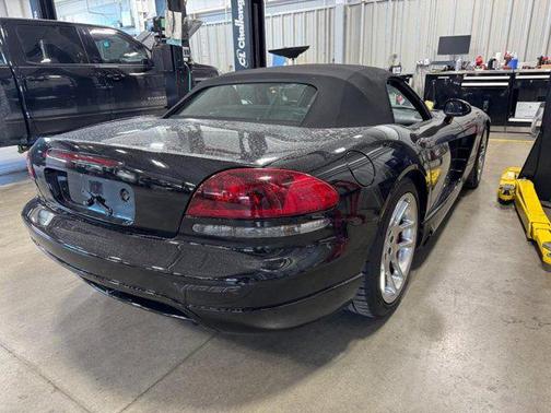 2005 Dodge Viper SRT10