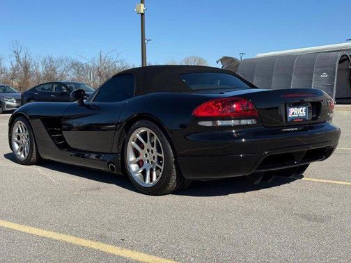 2005 Dodge Viper SRT10