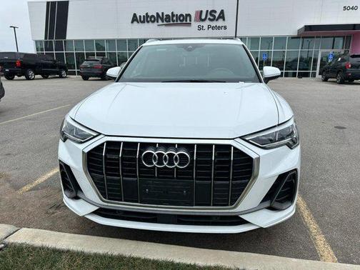 2025 Audi Q3 Premium 45 TFSI S line quattro Tiptronic