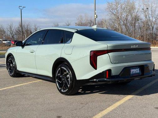 2025 Kia K4 GT-Line