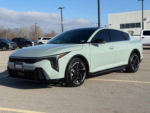 2025 Kia K4 GT-Line