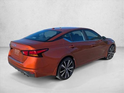 2021 Nissan Altima SR FWD