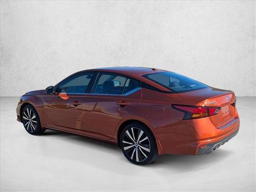 2021 Nissan Altima SR FWD