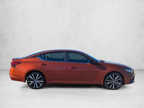 2021 Nissan Altima SR FWD