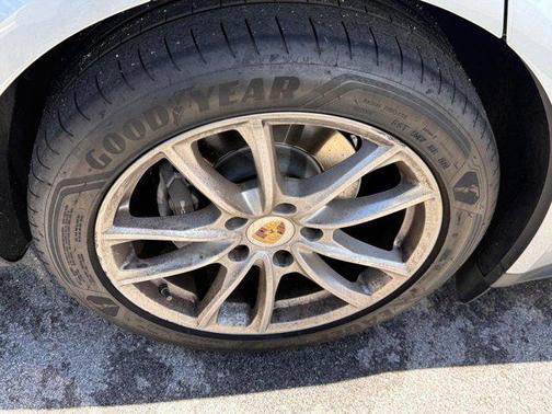 Dolomite Silver Metallic 2019 Porsche Panamera 4