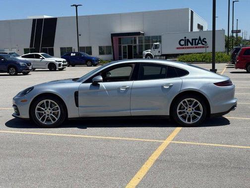 Dolomite Silver Metallic 2019 Porsche Panamera 4