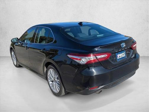 2020 Toyota Camry Hybrid XLE