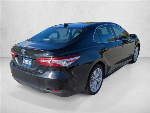 2020 Toyota Camry Hybrid XLE