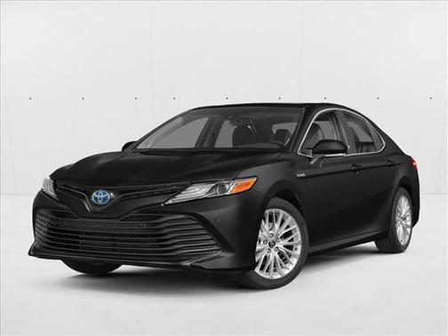 2020 Toyota Camry Hybrid XLE