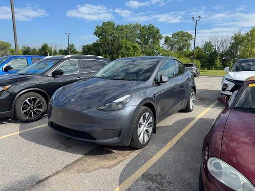 Silver/Gray 2023 Tesla Model Y Long Range Dual Motor All-Wheel Drive