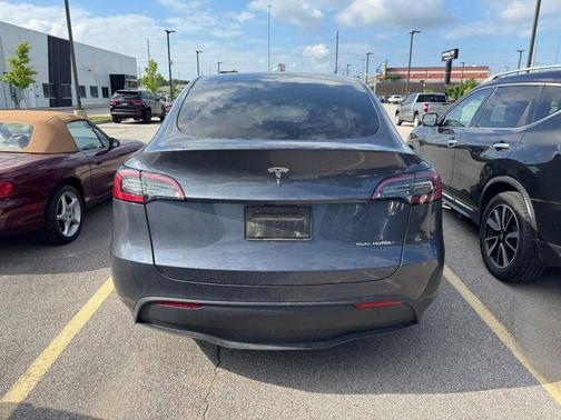 Silver/Gray 2023 Tesla Model Y Long Range Dual Motor All-Wheel Drive