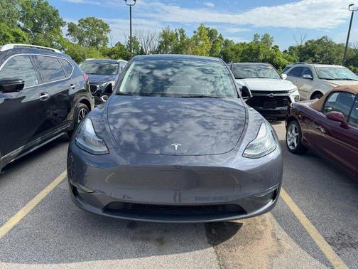 Silver/Gray 2023 Tesla Model Y Long Range Dual Motor All-Wheel Drive