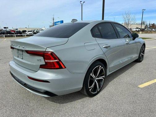 2024 Volvo S60 B5 Core Dark Theme