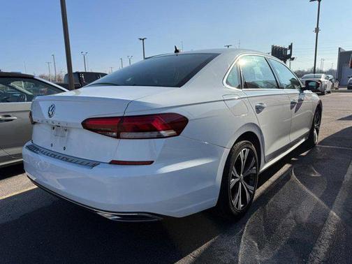 2021 Volkswagen Passat 2.0T SE