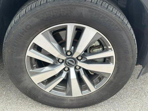 2025 Nissan Pathfinder SL 4WD