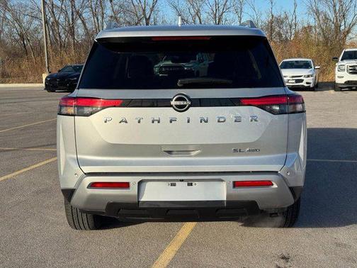 2025 Nissan Pathfinder SL 4WD