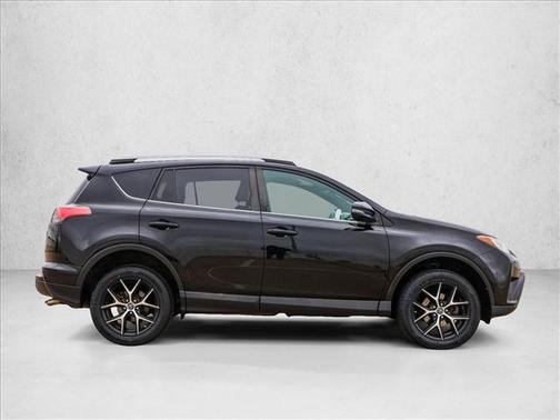 2017 Toyota RAV4 SE