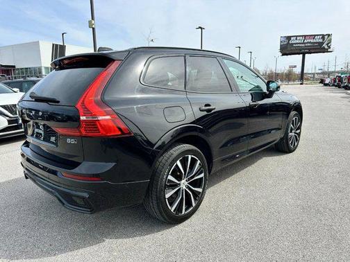 2024 Volvo XC60 B5 Plus Dark Theme