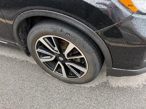Magnetic Black Pearl 2019 Nissan Rogue SL