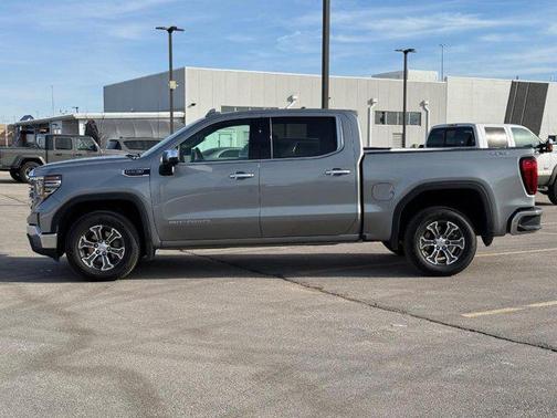 2025 GMC Sierra 1500 SLT