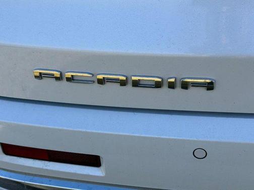 2020 GMC Acadia Denali