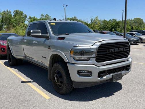 Billet Silver Metallic Clearcoat 2022 RAM 3500 Laramie Crew Cab 4x4 8' Box