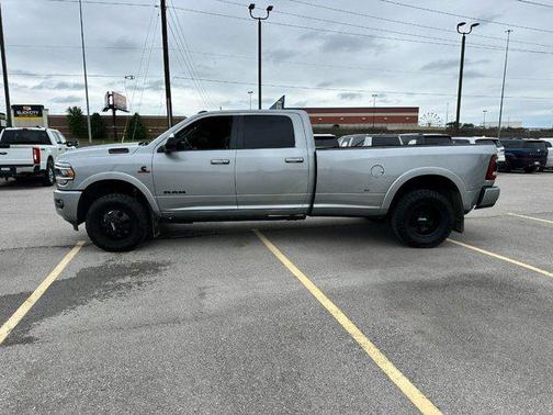 Billet Silver Metallic Clearcoat 2022 RAM 3500 Laramie Crew Cab 4x4 8' Box
