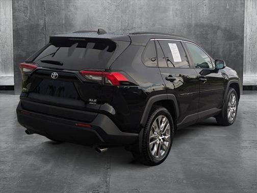 2020 Toyota RAV4 XLE Premium