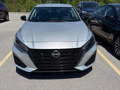 Brilliant Silver Metallic 2024 Nissan Altima SR FWD