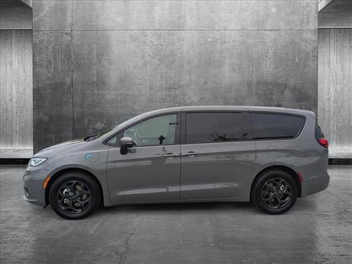 2023 Chrysler Pacifica Hybrid Touring L