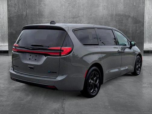 2023 Chrysler Pacifica Hybrid Touring L