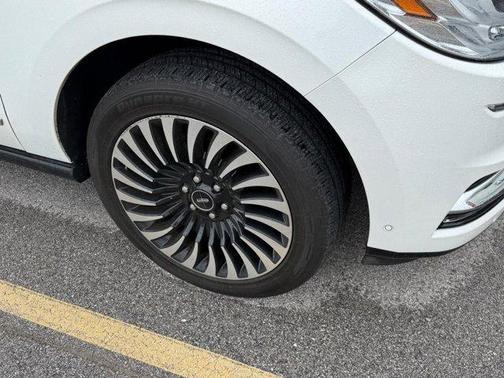 Pristine White 2021 Lincoln Navigator Black Label