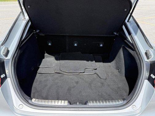 Silky Silver 2018 Kia Stinger Base