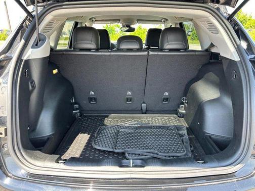Diamond Black Crystal Pearlcoat 2022 Jeep Compass Latitude
