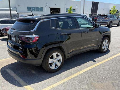 Diamond Black Crystal Pearlcoat 2022 Jeep Compass Latitude
