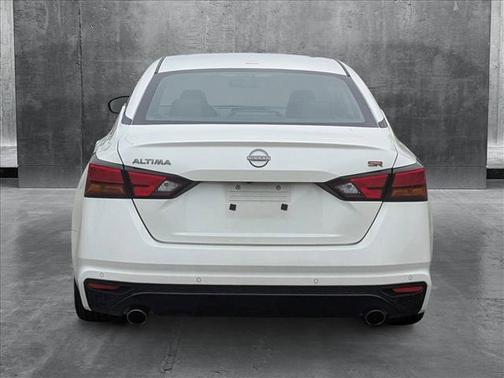 2023 Nissan Altima SR FWD