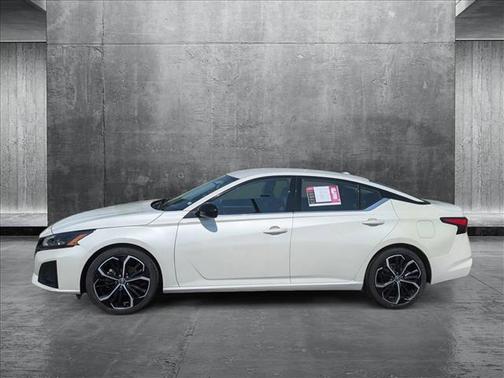 2023 Nissan Altima SR FWD
