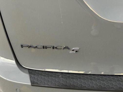Ceramic Gray Clearcoat 2020 Chrysler Pacifica Hybrid Limited