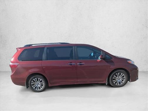 2018 Toyota Sienna XLE Premium