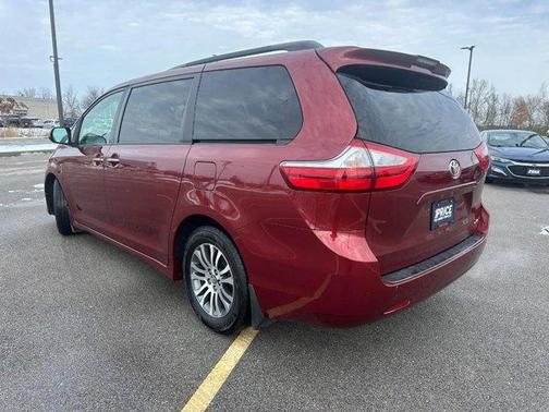 2018 Toyota Sienna XLE Premium