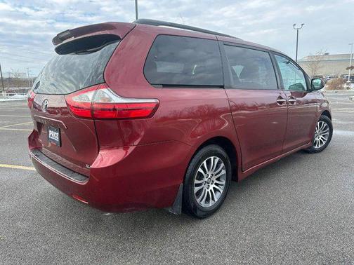 2018 Toyota Sienna XLE Premium