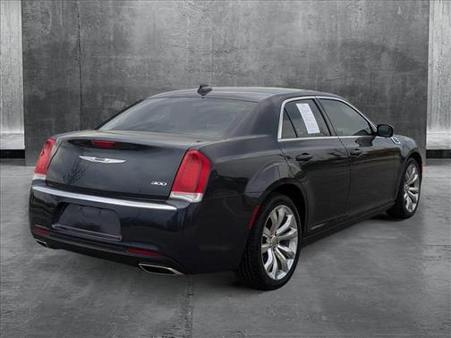 2018 Chrysler 300 Touring