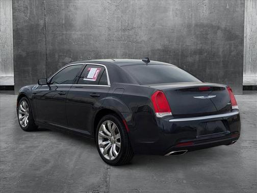 2018 Chrysler 300 Touring