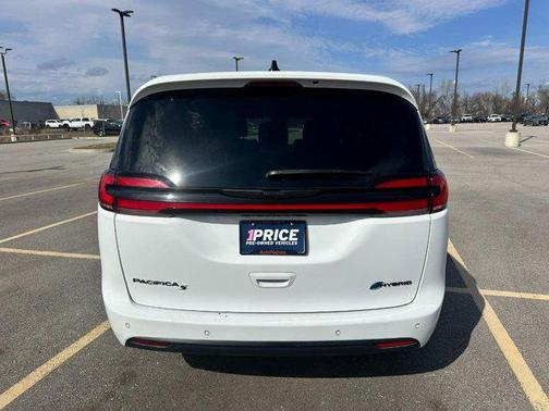 2024 Chrysler Pacifica Hybrid S Appearance Pkg