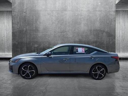 2023 Nissan Altima SR FWD