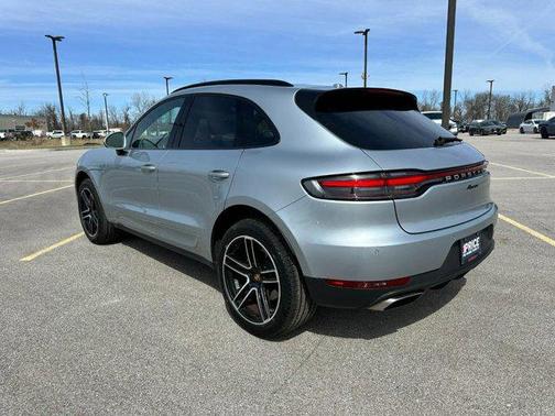 2021 Porsche Macan AWD