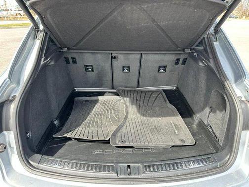 2021 Porsche Macan AWD