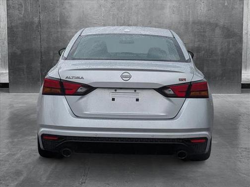 2023 Nissan Altima SR FWD
